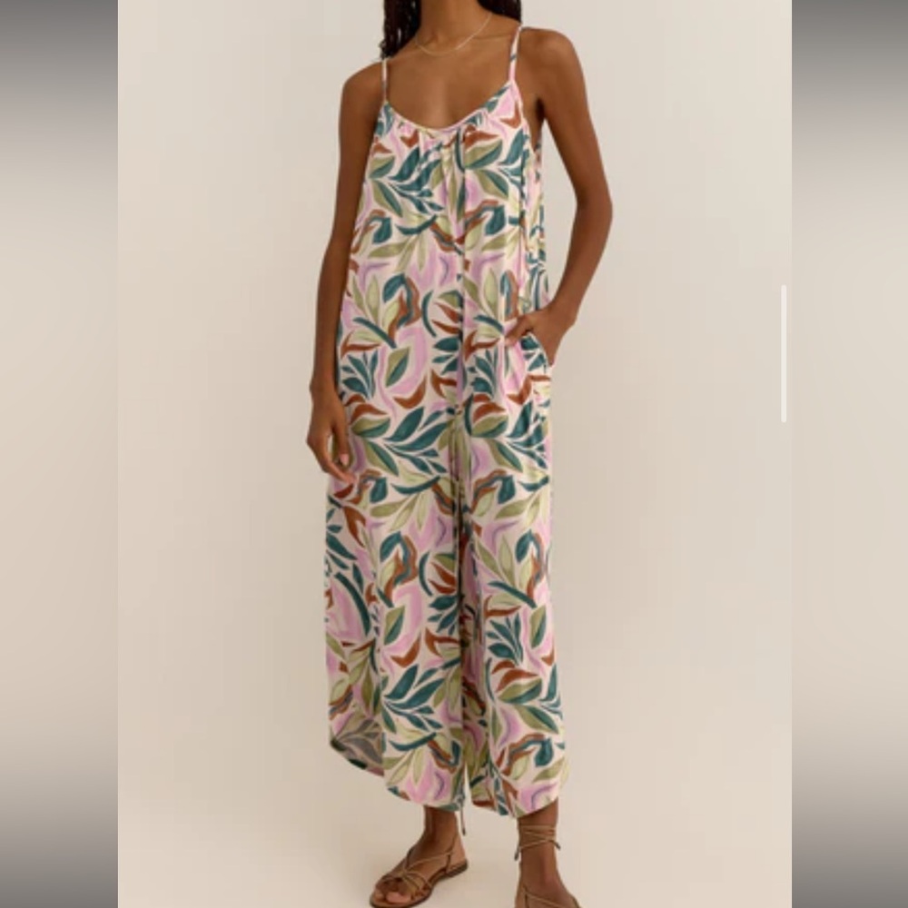 Z supply Flared Safari Jumpsuit
Sandshell / Medium